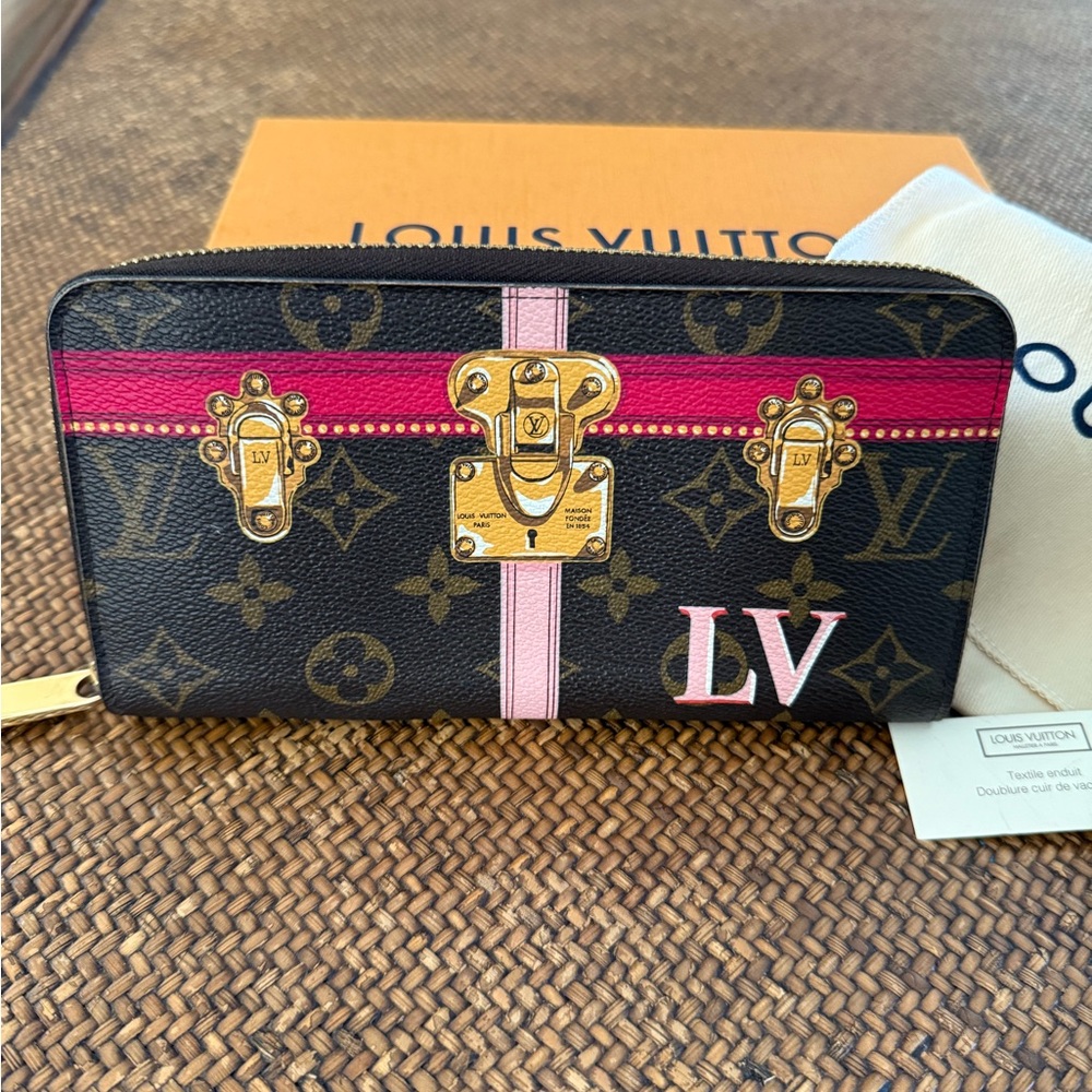BNIB Louis Vuitton Coated Canvas Zippy Wallet — Pristine!!